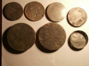 7 крышек - баночек .   3 рейх .