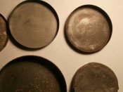7 крышек - баночек .   3 рейх .