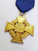 Гражданская выслуга 40 лет.