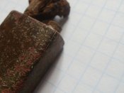 Две зажигалки копаные.