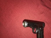 Лот 6 : :Коллаж с ммг пистолета Browning 1910 года.