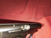 Лот 6 : :Коллаж с ммг пистолета Browning 1910 года.