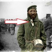 Лот личных вешей на ВМВ (курительная трубка, нож, бирдекель).
