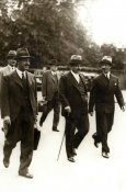 22a311e0a8e4Французский премьер-министр Лаваль (слева) отправляется 5 сентября 1935 года на засе.jpg