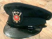 Черная фуражка