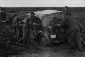 Fiat 508 CM Coloniale sul fronte russo 1941.jpg