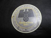 Трубка, зажигалка, плакетка WHW.
