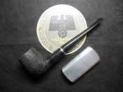 Трубка, зажигалка, плакетка WHW.