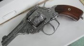револьвер смит
