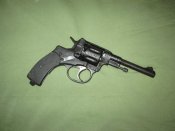 Макет револьверу Наган взірця 1895 року.