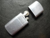 Лот личных вещей на ВМВ (курительная трубка, зажигалка, бирдекель).