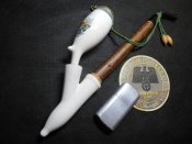 Лот личных вещей на ВМВ (курительная трубка, зажигалка, бирдекель).