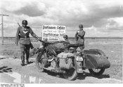 Bundesarchiv_Bild_101I-007-2477-06,_Russland,_Militärpolizei_in_Partisanengebiet.jpg
