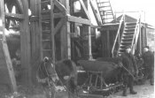 46 Pferd vor Kohle-Loren, BW Poltawa, 1943.jpg