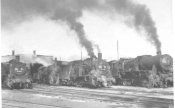 63 Warmgehaltene Loks im BW Poltawa, 1943.jpg