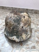 Каска М-35/66 з залишками триколора