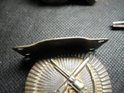 Квалификационный знак, свисток, аксельбант, кокарда, знак на кепи.