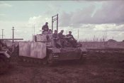 BefehlspanzerIIIJ_555_Kursk_TrangTK 21.jpg