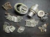 Части и фурнитура для немецких противогазов.