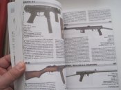 1000 образцов стрелкового оружия.