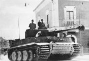 Bundesarchiv_Bild_183-J14953%2C_Sizilien%2C_Panzer_VI_%28Tiger_I%29.jpg