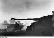 Bundesarchiv_Bild_183-J14813%2C_Bei_Orel%2C_Panzer_VI_%28Tiger_I%29.jpg