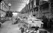 Bundesarchiv_Bild_101I-635-3965-21%2C_Panzerfabrik_in_Deutschland.jpg