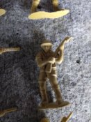 Солдатики 14 штук