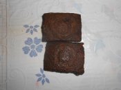 дві пряжки