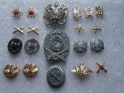 20 эмблем и знаков армейских .
