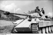 1385242928-bundesarchiv_bild_101i-476-2051-30a_italien_panzer_v_panther_1.jpg