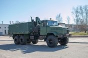 Peredanyj-vantazhnyj-avtomobil-KrAZ-6322-z-kranom-manipulyatorom.jpg