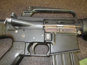 Макет штурмової гвитівкі Colt M16A1 з магазином ємністю 30 патронів.