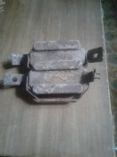 две крышки от укупорки