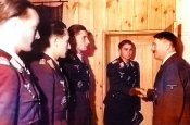 Friedrich-Karl Müller, Wolfgang Tonne, Hans Beisswenger, Wilhelm Crinius (жмёт Ади руку).jpg