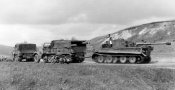 Bundesarchiv_Bild_101I-022-2926-11A,_Russland,_Abschleppen_eines_Tiger_I.2 (1).jpg
