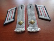 Погоны и петлицы лейтенанта.