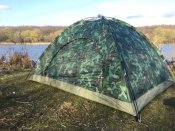 Трехместная кемпинговая камуфлированная палатка