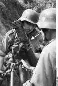 Granatwerfer_in_OrtschaftR.JPG
