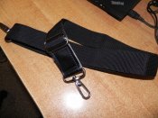 Ремень новый для сумки с карабинами и регулировкой длины(За Вашу цену старт с 1-й гривны)
