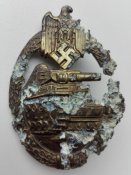 Знак "За танковую атаку" в бронзе.