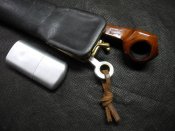 Вещи немецкого солдата (трубка, зажигалка, чехол, тройник).