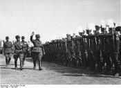 рад фото константин хирль приветствует своих подчиненных май 1943 года.jpg