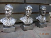 бюст А.Гитлера (металл).Высота 16 см.Вес 1 кг..