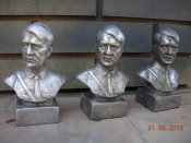 бюст А.Гитлера (металл).Высота 16 см.Вес 1 кг..
