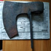 Топор под боевой на старину 15-го - 17-го веков.