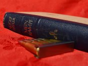 Оригинал  "Mein Kampf" 1942 год.