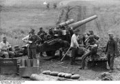 Bundesarchiv_Bild_101I-078-3073-23A__Russland__Kursk__Artillerie.jpg