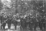 Kunigaikščio Žvelgaičio rinktinės partizanai švenčia Antanine.jpg