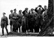 Bundesarchiv_Bild_121-0373,_Frankreich,_Besichtigung,_Daluege.jpg